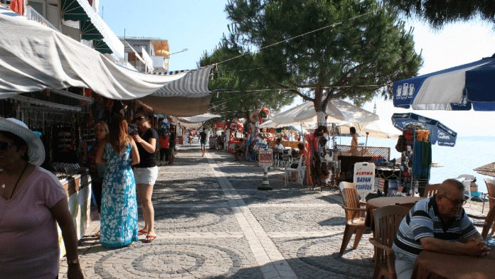 Avşa Adası Çarşısı